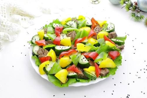 Мясной салат с говядиной и болгарским перцем