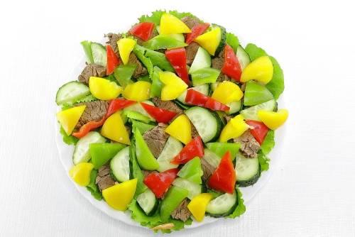 Мясной салат с говядиной и болгарским перцем