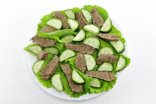 Мясной салат с говядиной и болгарским перцем