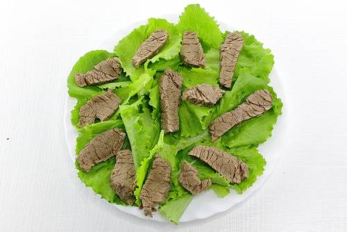 Мясной салат с говядиной и болгарским перцем