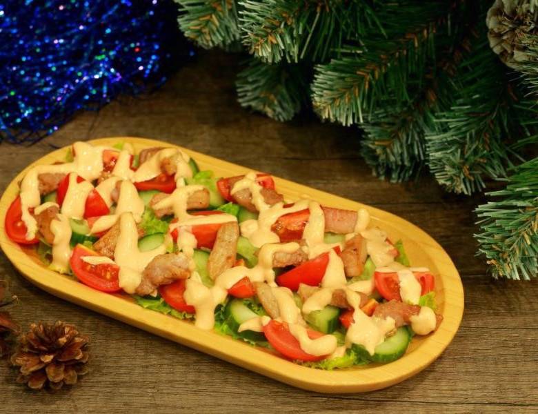 Мясной салат со свининой на праздничный стол Мясной салат со свининой на праздничный стол