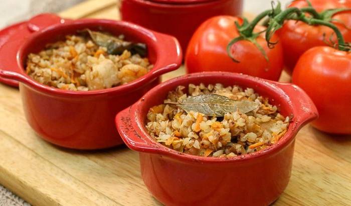 Гречка с мясом в горшочке в духовке