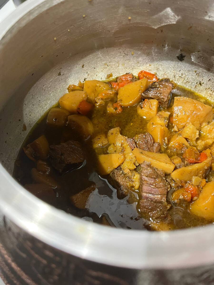 Говядина с овощами в афганском казане