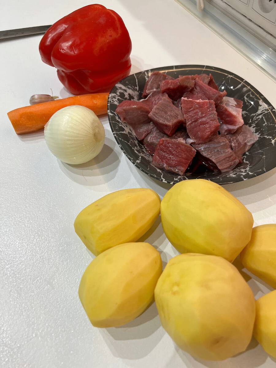 Говядина с овощами в афганском казане