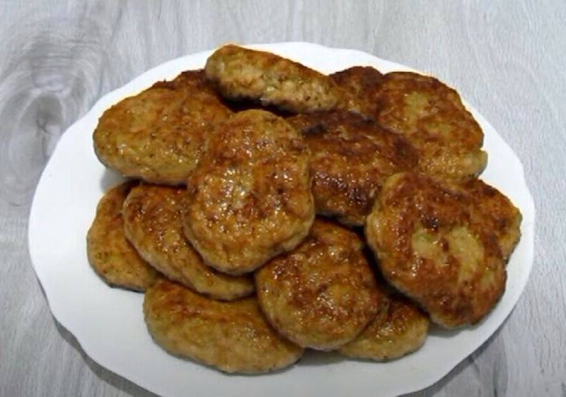 Капустные котлеты из сырой капусты с фаршем на сковороде