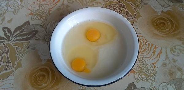 Бабушкина шарлотка с яблоками в духовке