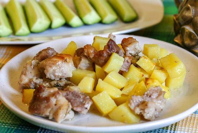 Картошка с мясом в рукаве для запекания в духовке