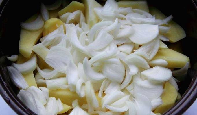 Куриные бедра с картошкой в рукаве для запекания в духовке