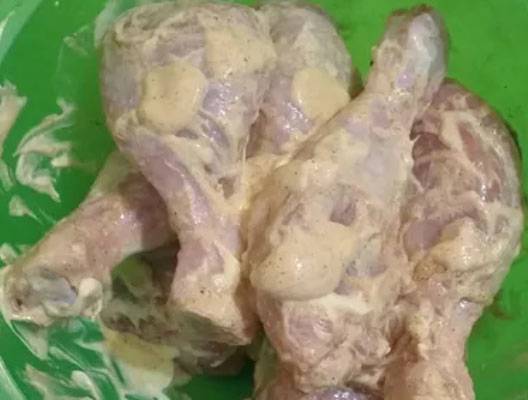Куриные голени с картошкой в рукаве в духовке