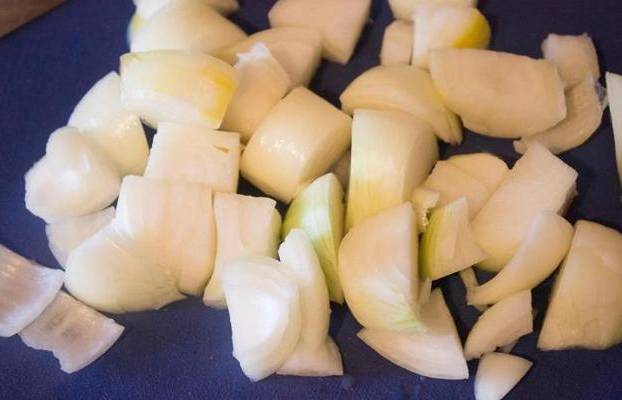 Картошка с куриными бедрами в рукаве в духовке