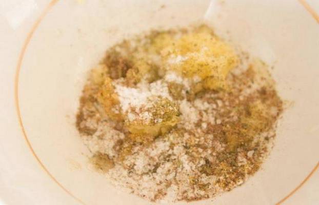 Картошка с куриными бедрами в рукаве в духовке