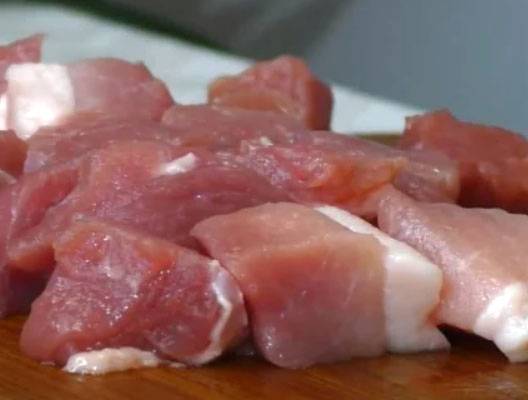 Плов со свининой в рукаве в духовке