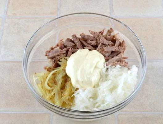 Мясной салат с дайконом