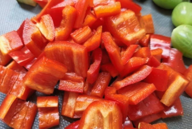 Греческий салат с горчицей в зернах