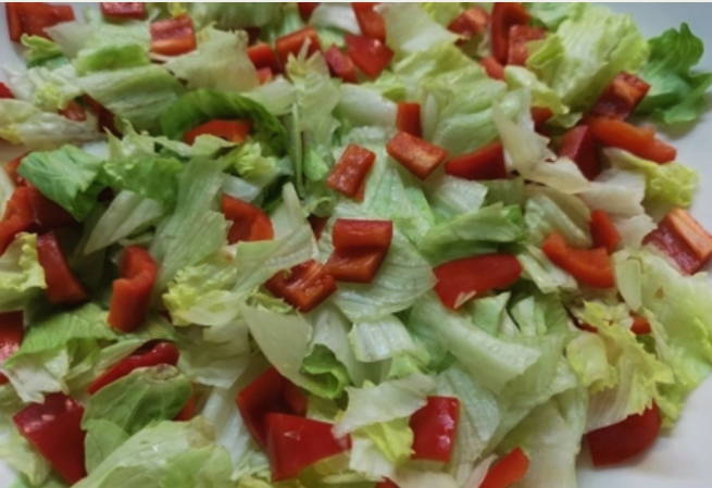 Греческий салат с горчицей в зернах