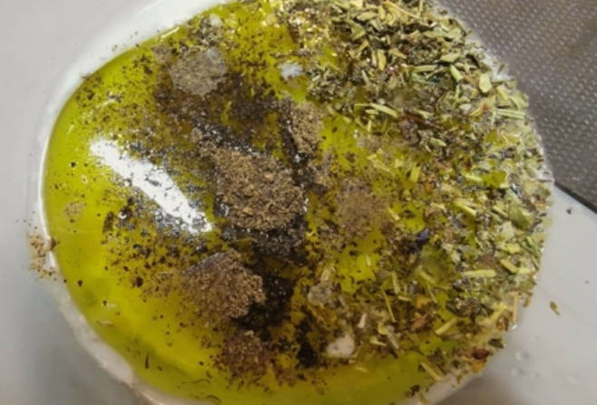 Греческий салат с горчицей в зернах