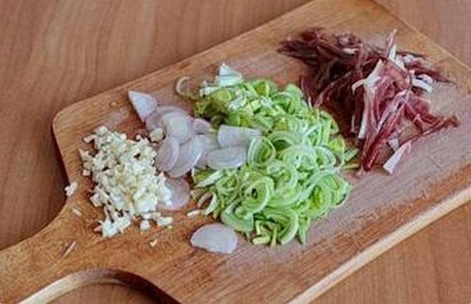 Куриные рулетики в беконе в духовке