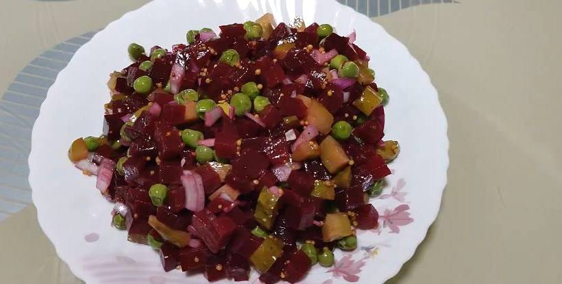 Диетический салат с вареной свеклой