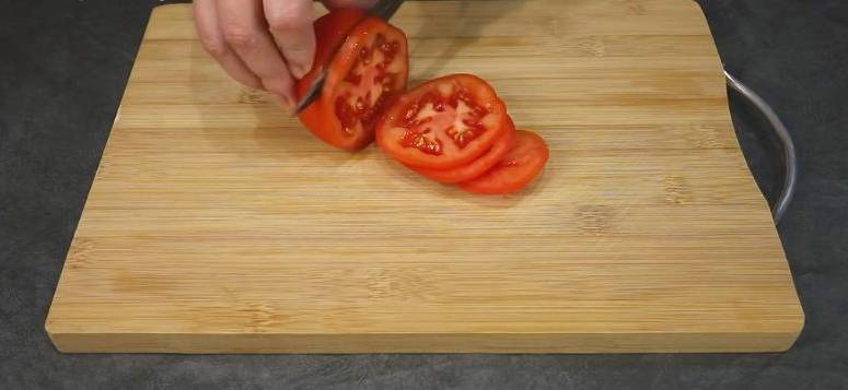 Запеченная форель с картофелем и луком в духовке