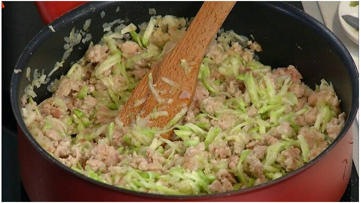 Пирог из кабачков с фаршем в духовке