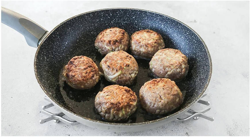 Котлеты из мяса и кабачков