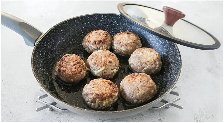Котлеты из мяса и кабачков