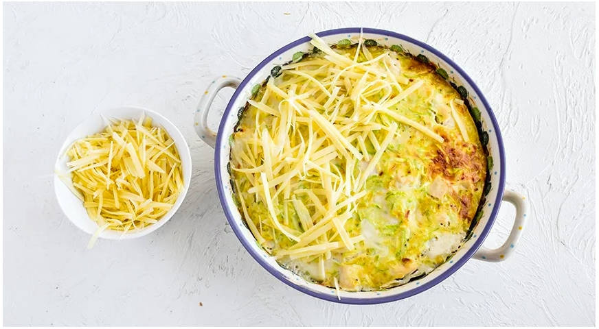 Запеканка из кабачков с курицей и сыром