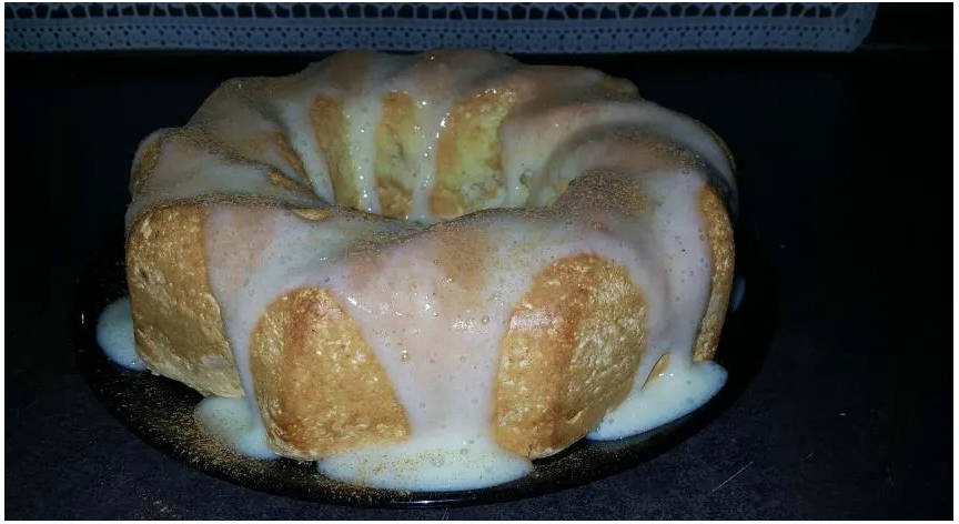 Шарлотка с заварным кремом и яблоками
