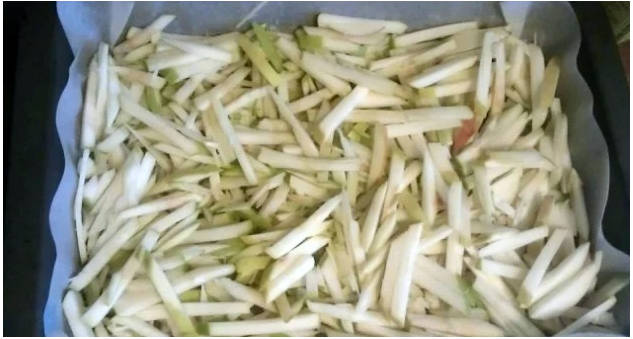 Шарлотка с яблоками с хрустящей корочкой
