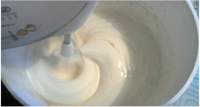 Шарлотка с яблоками с хрустящей корочкой