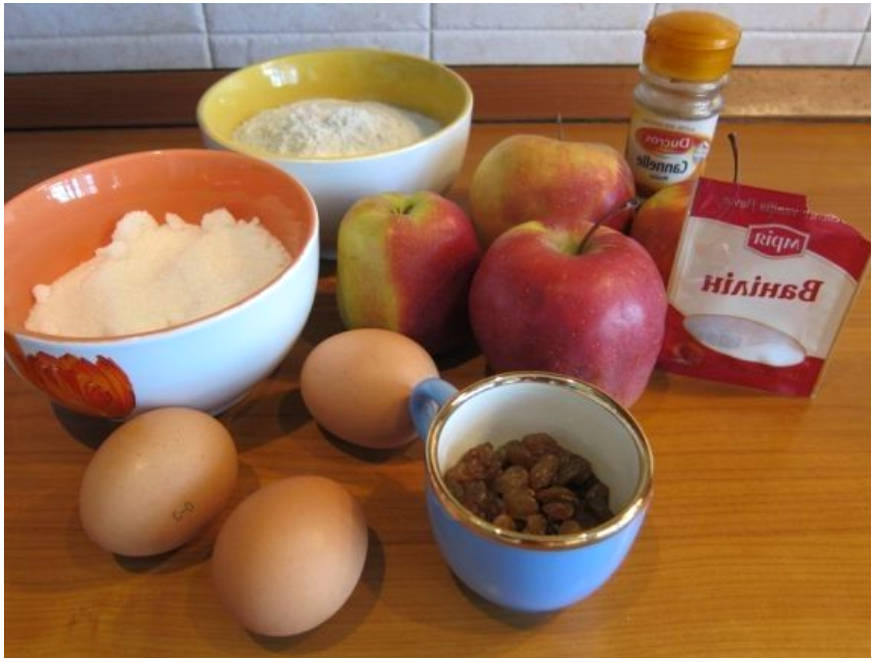 Шарлотка с яблоками в хлебопечке