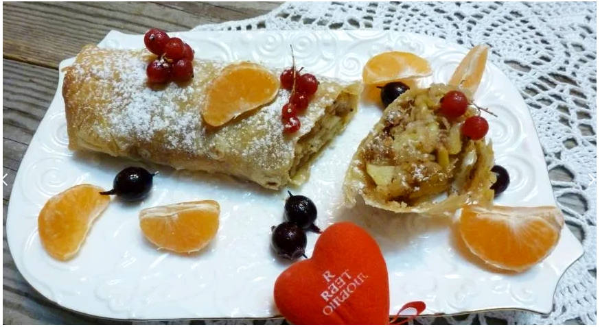Штрудель с яблоками из лаваша