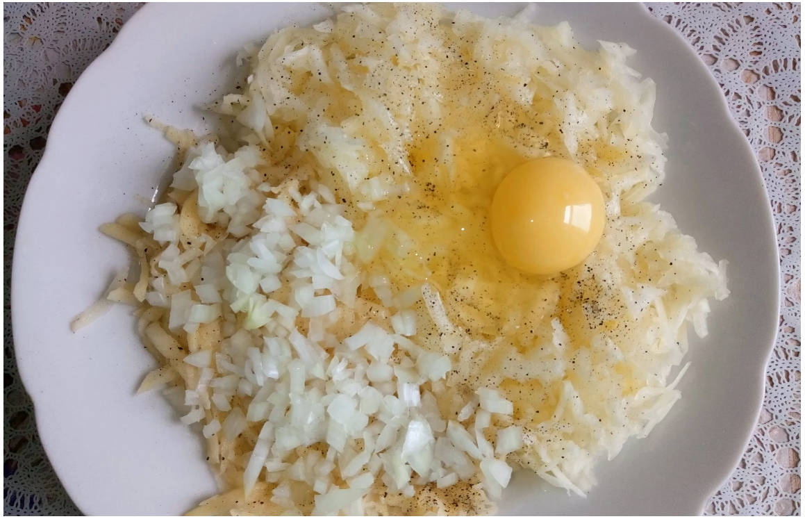 Оладьи из кабачков и картофеля с сыром