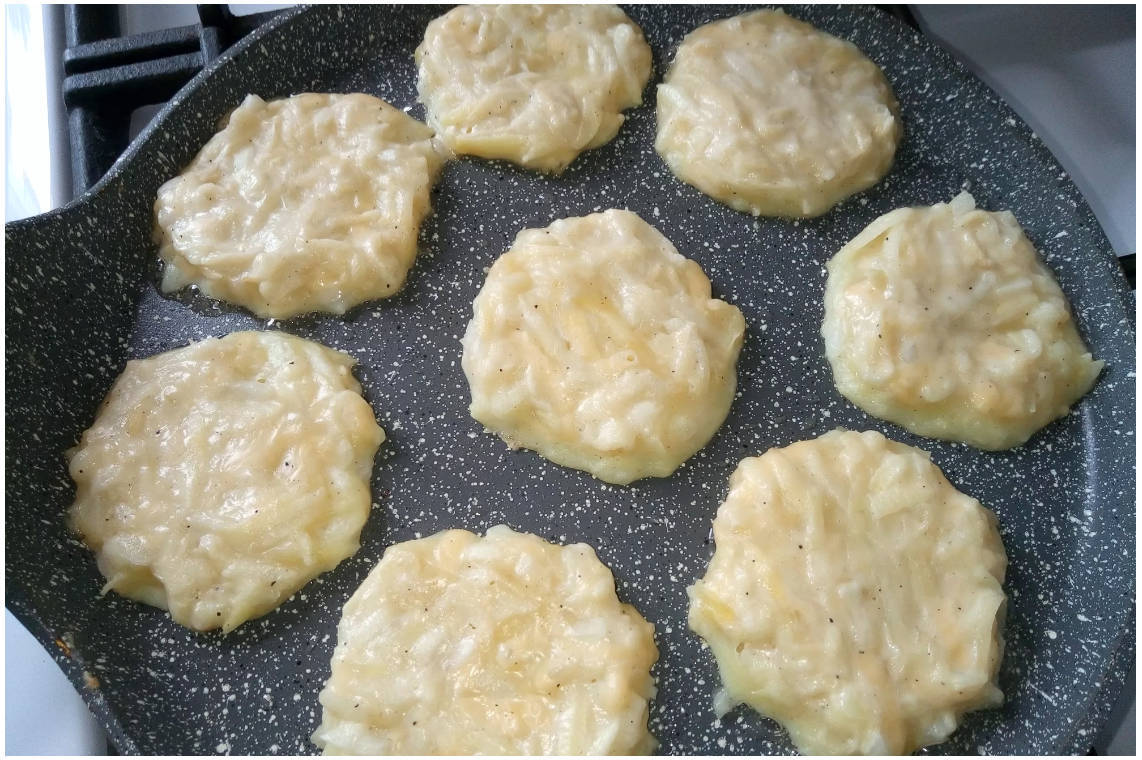 Оладьи из кабачков и картофеля с сыром