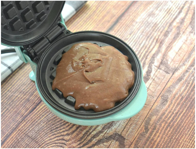 Шоколадные вафли в вафельнице