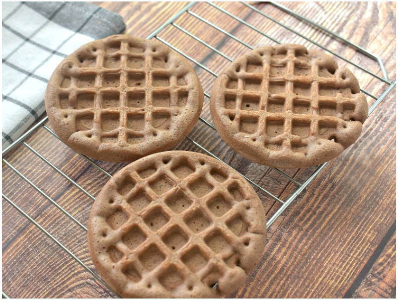 Шоколадные вафли в вафельнице