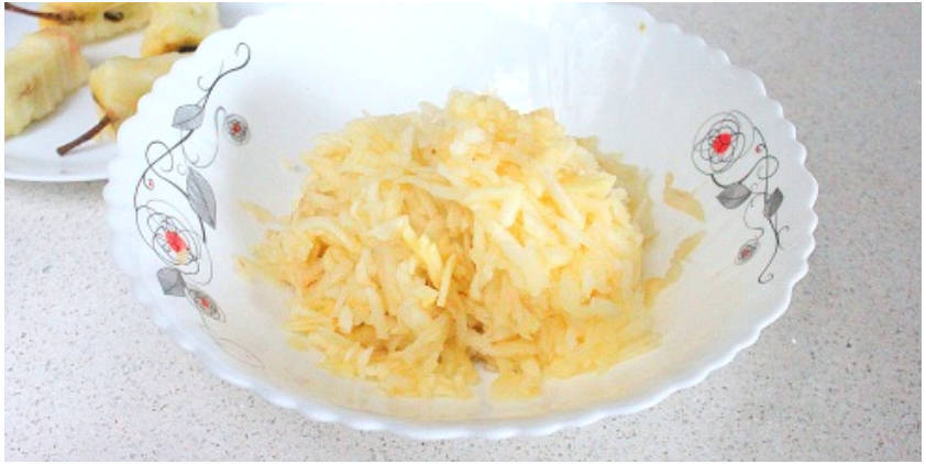 Классический бисквит с яблоками в духовке