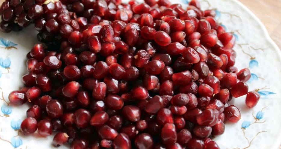 Грузинский салат с куриной печенью и помидорами