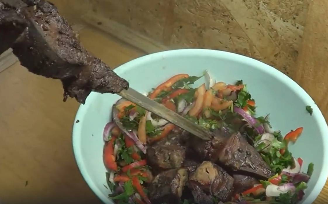 Грузинский салат с печенью