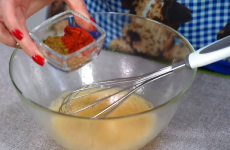 Замороженные овощи с курицей в духовке
