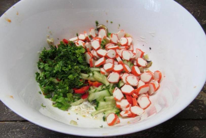 Крабовый салат со сметаной