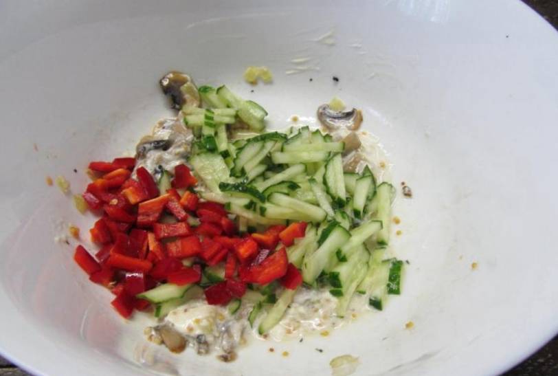 Крабовый салат со сметаной