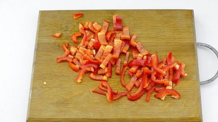 Замороженные очищенные мидии на сковороде