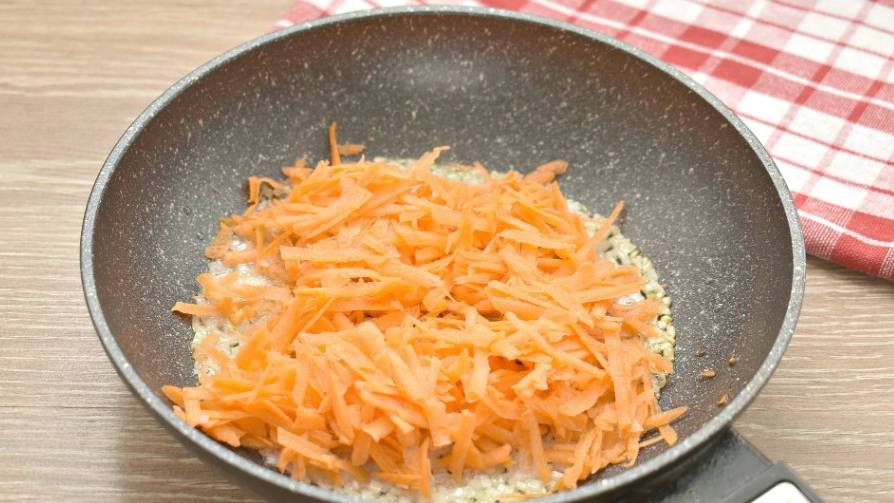 Замороженные котлеты на сковороде