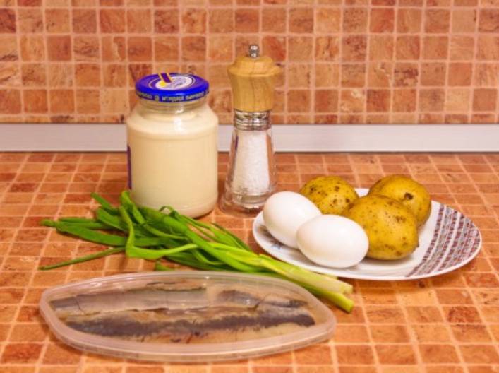 Картофельный салат с селедкой Картофельный салат с селедкой