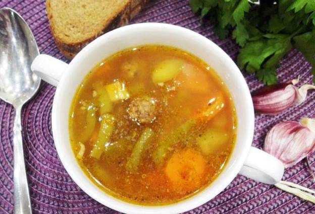 Суп с фрикадельками и замороженными овощами