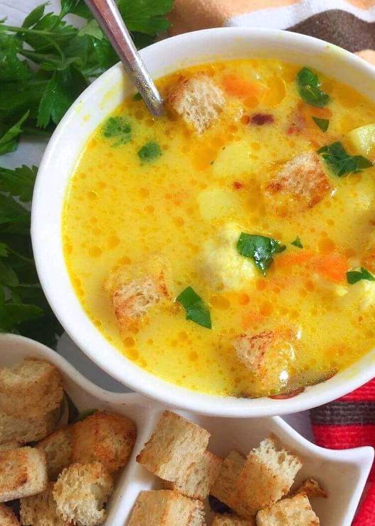 Сырный суп с фрикадельками, плавленым сыром и вермишелью