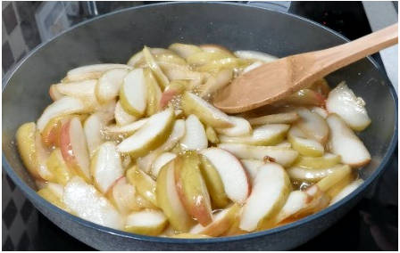 Пирог из лаваша с яблоками в духовке