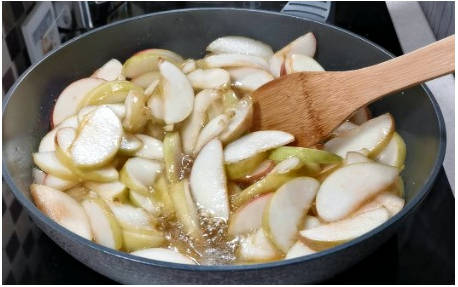 Пирог из лаваша с яблоками в духовке
