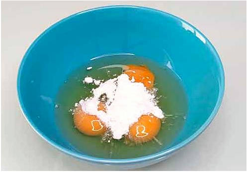 Блинный салат с копченой грудкой